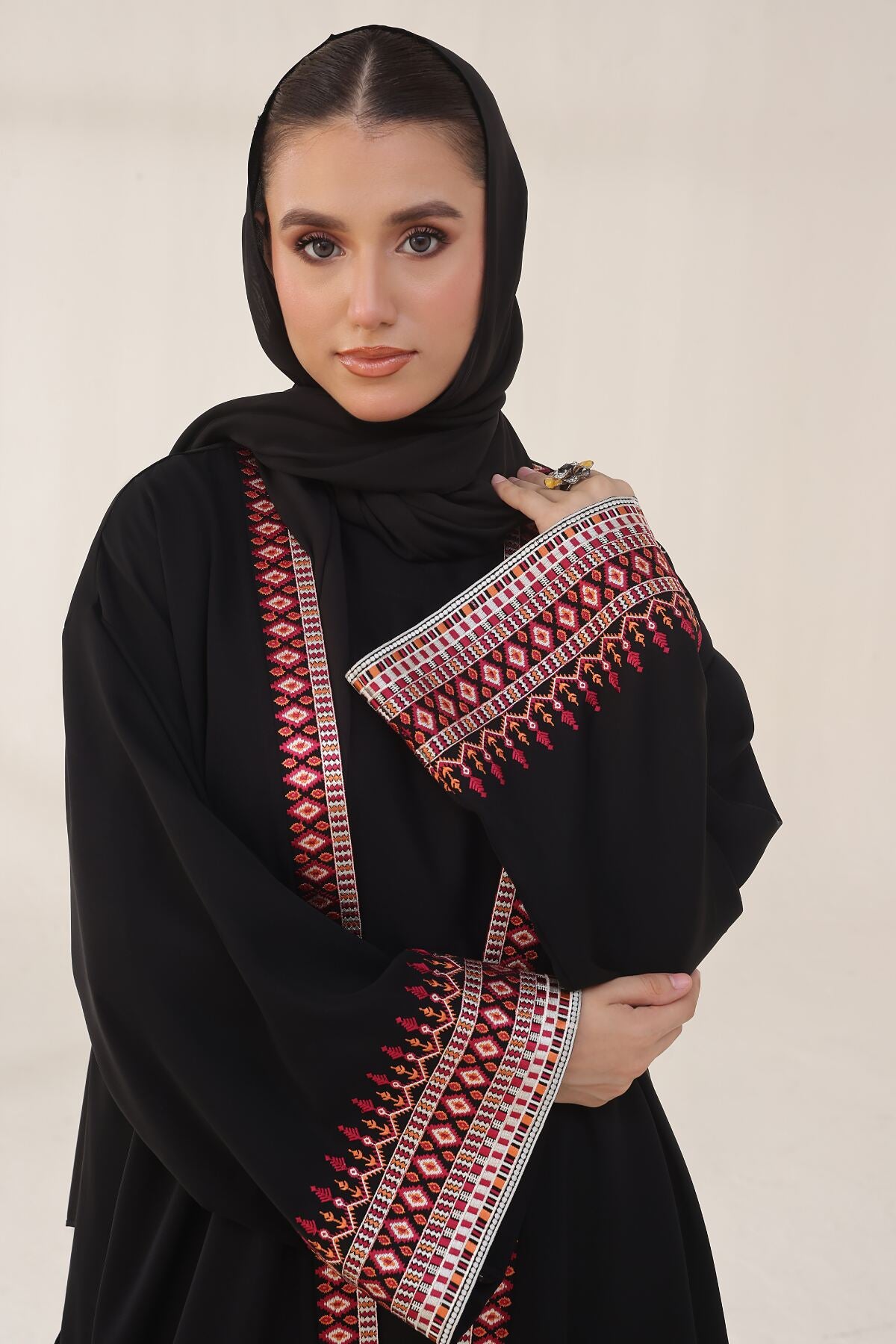 Noir Heritage Maroon Abaya