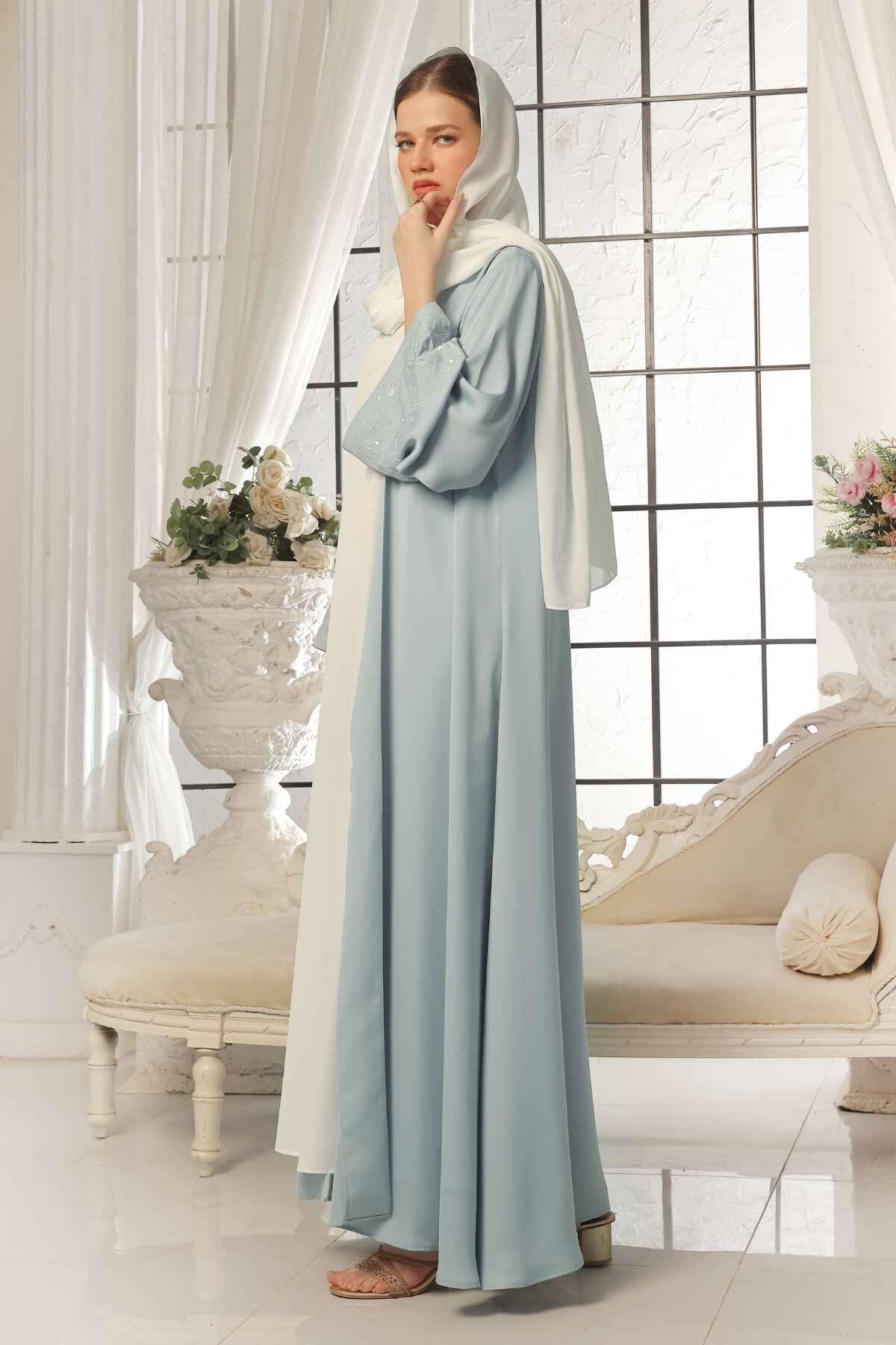 Seashell Embroidered Tuna Abaya