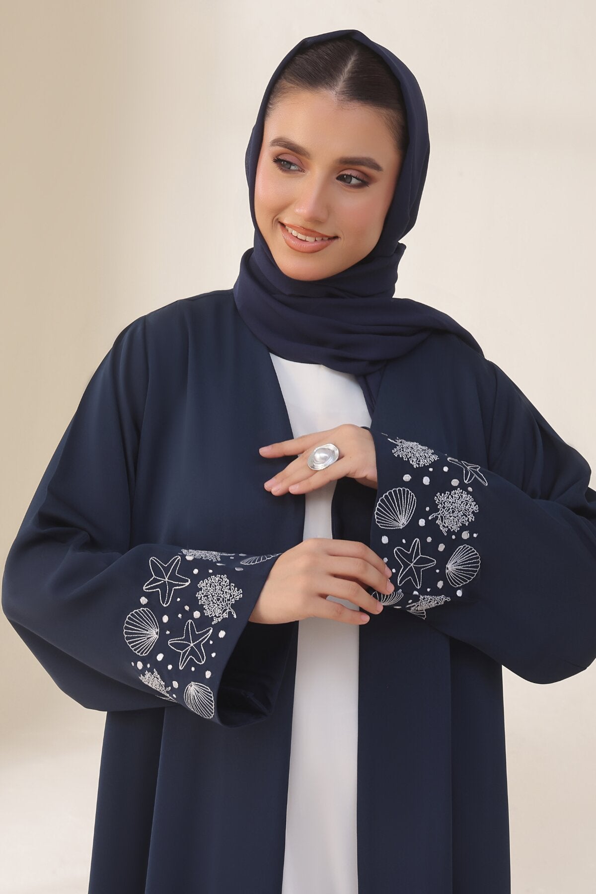Seashell Embroidered White Abaya