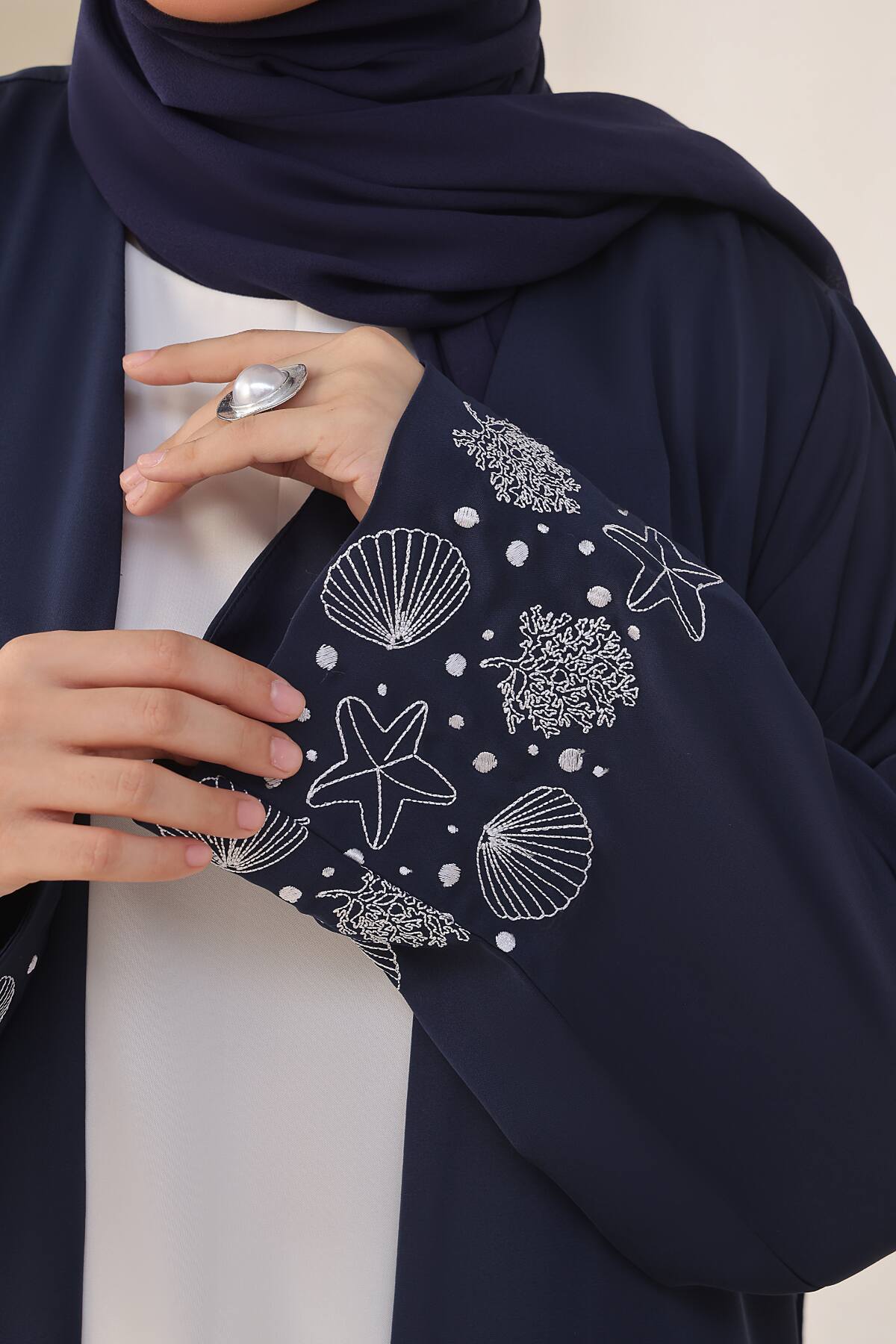 Seashell Embroidered Abaya