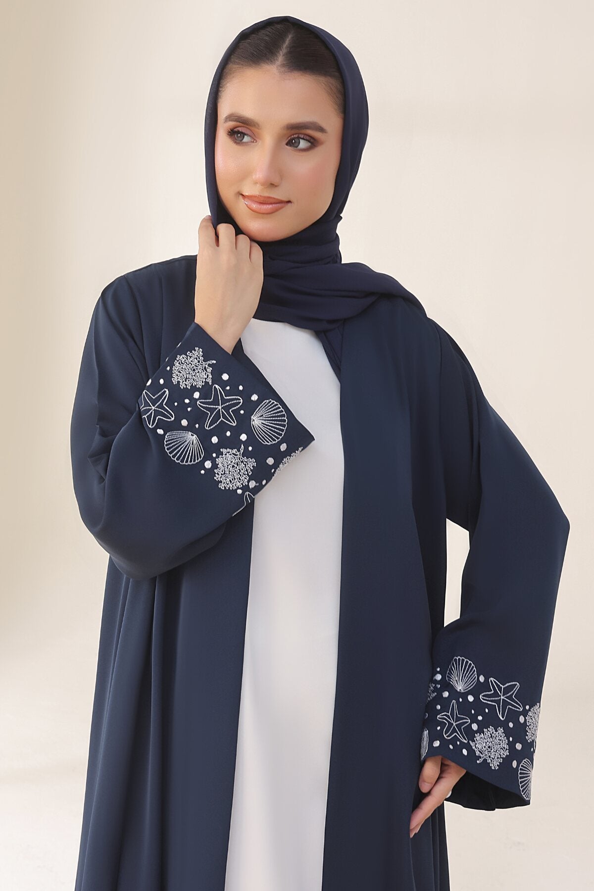 Seashell Embroidered White Abaya