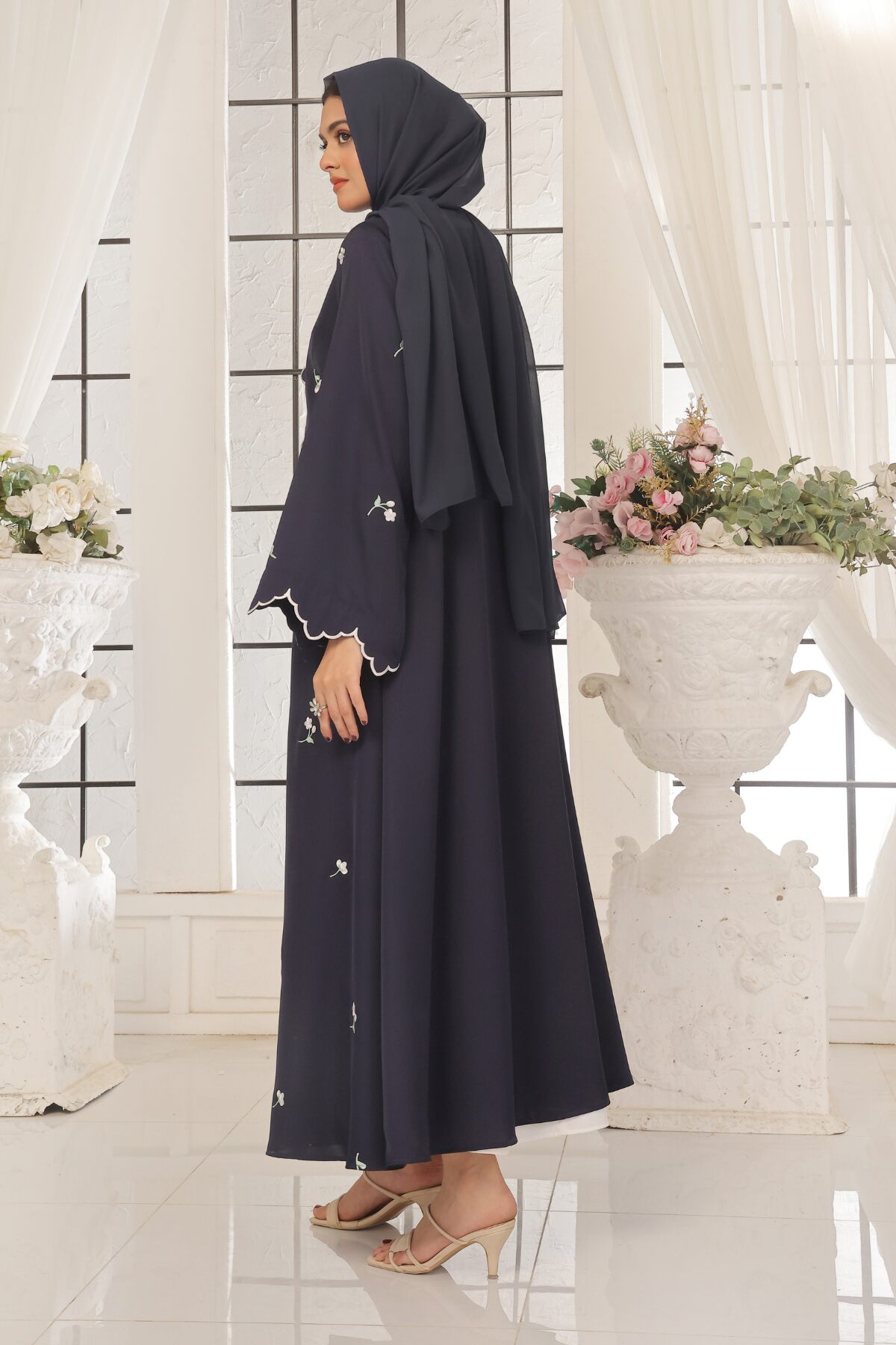 Wave Black Embroidered Abaya